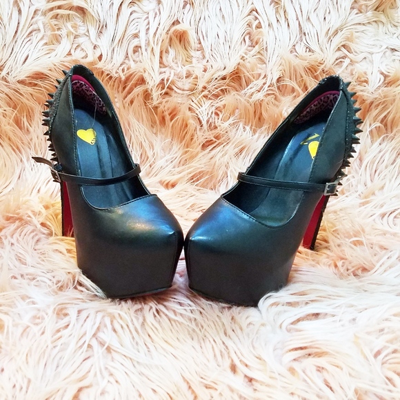 Agaci ~ Sexy Black Spike Shoes ~ Size 8.5 - Picture 2 of 4